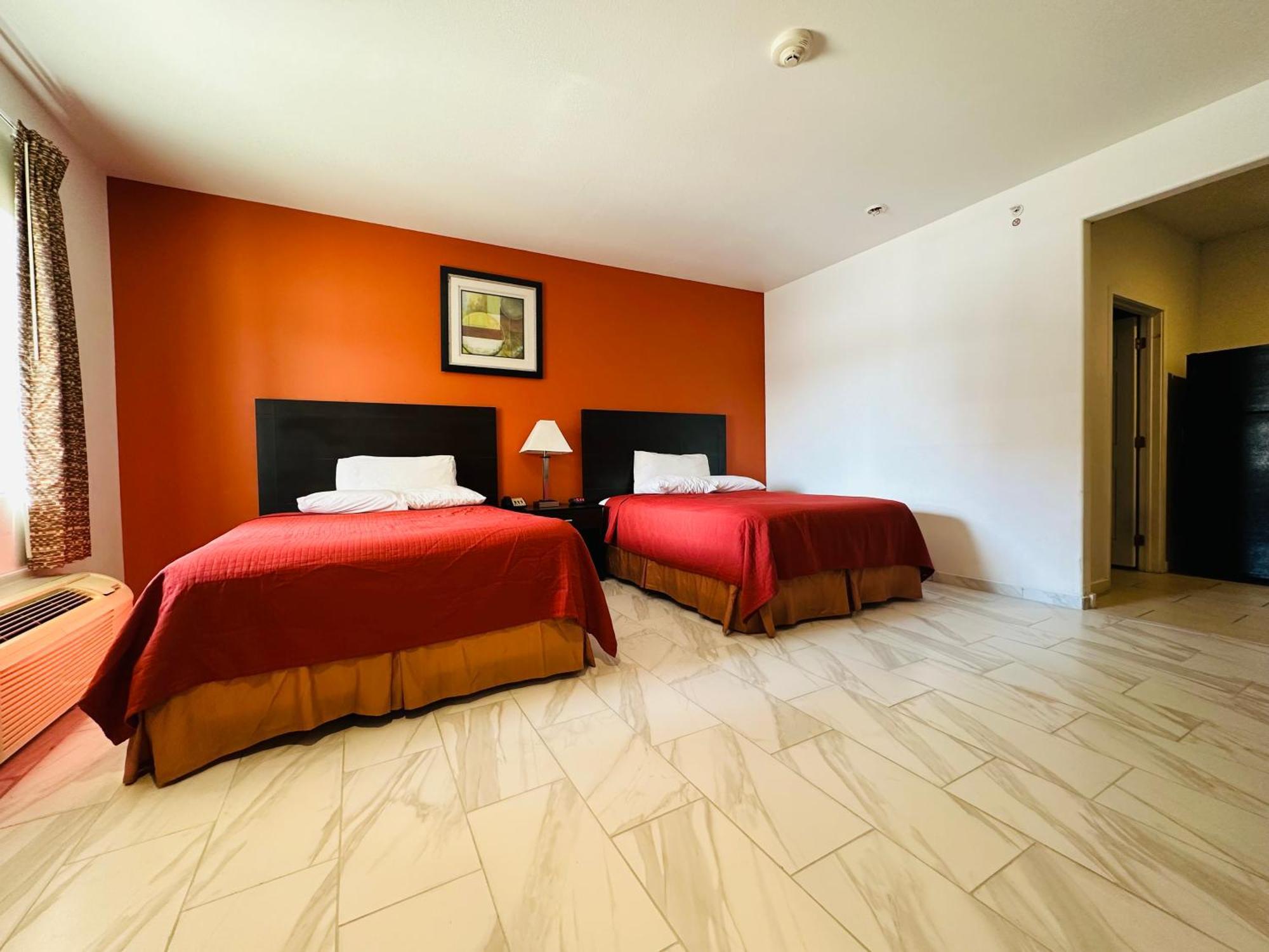 Lux Inn And Suites Three Rivers Экстерьер фото