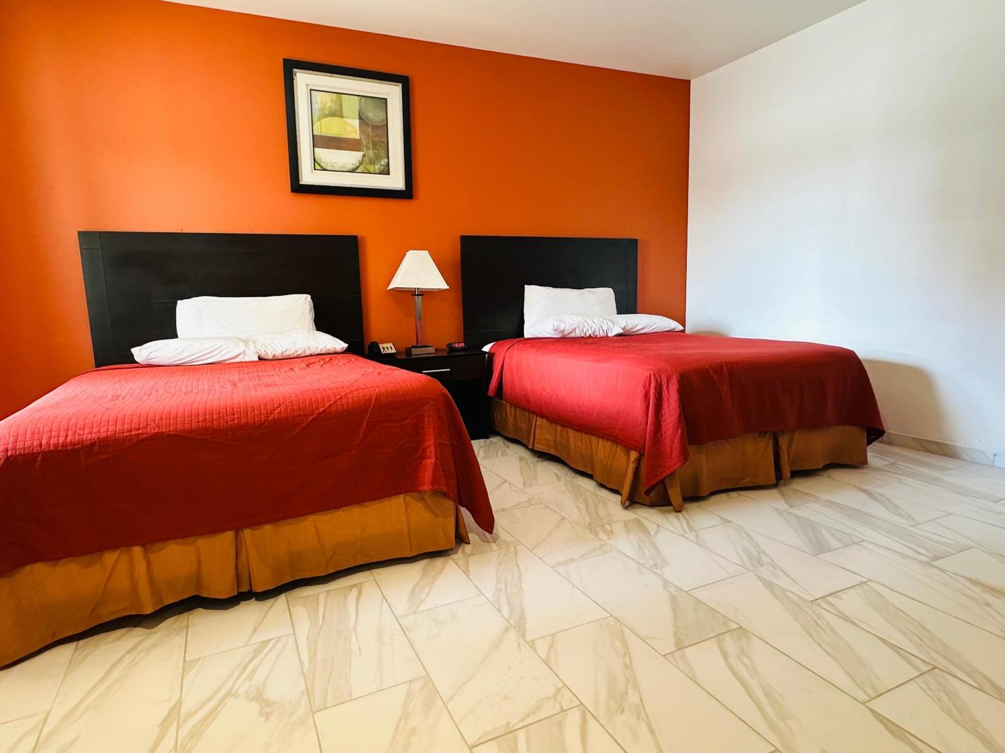 Lux Inn And Suites Three Rivers Экстерьер фото