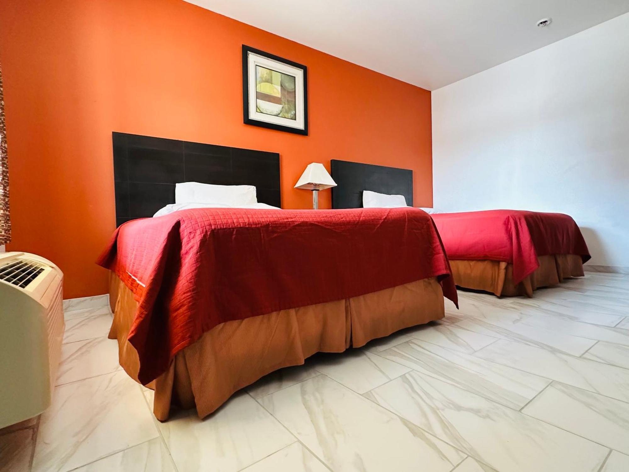 Lux Inn And Suites Three Rivers Экстерьер фото