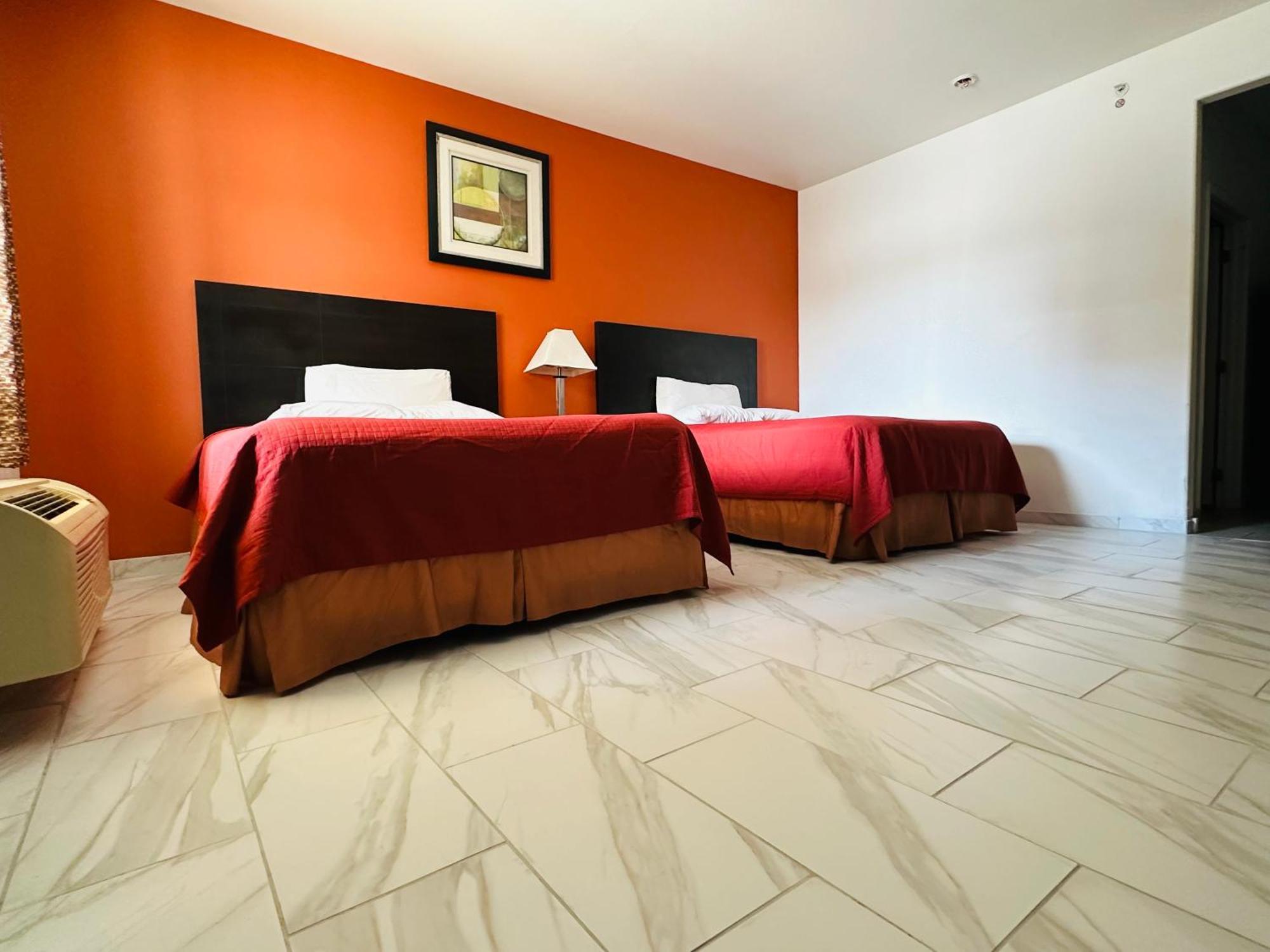 Lux Inn And Suites Three Rivers Экстерьер фото