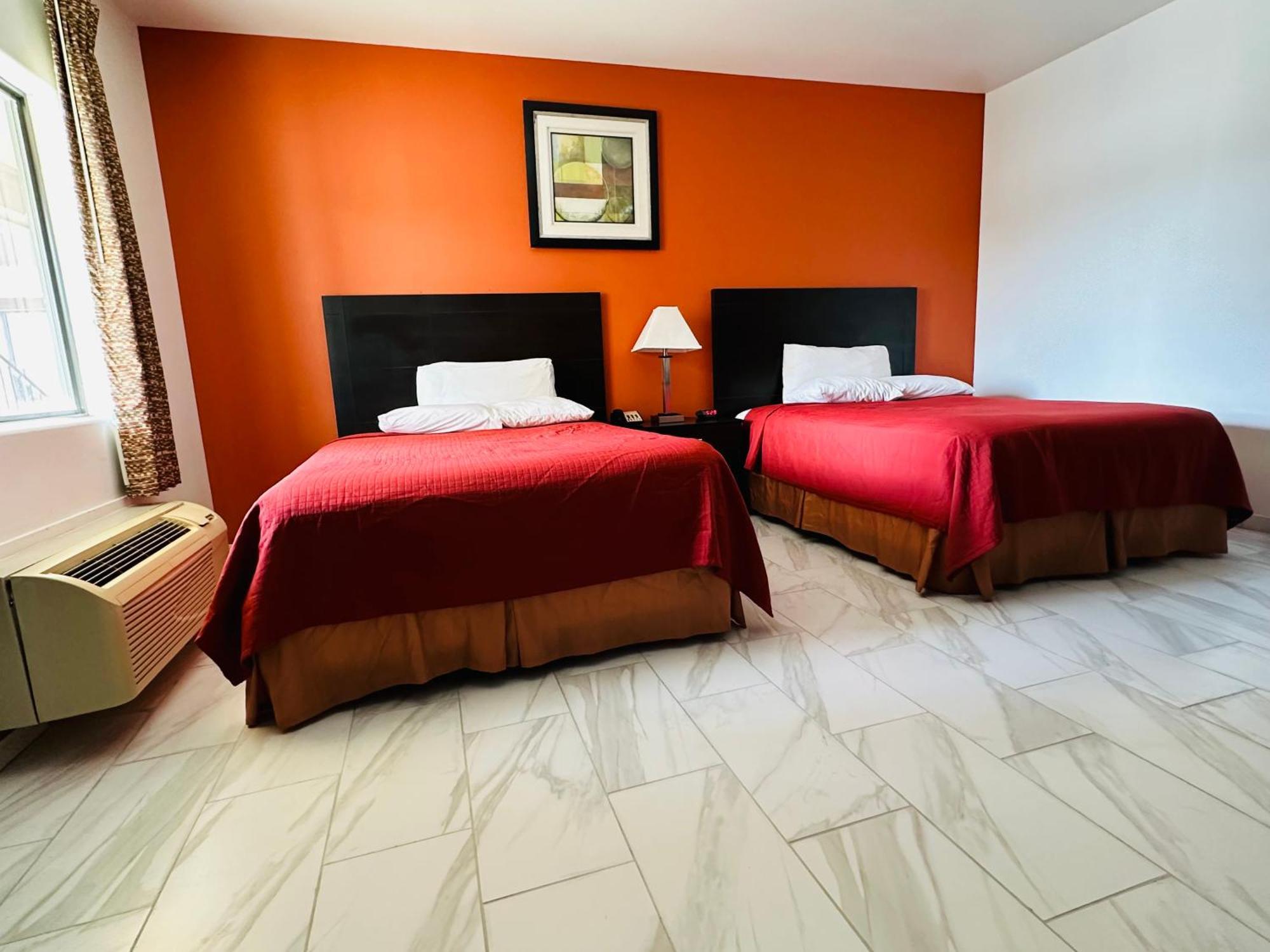 Lux Inn And Suites Three Rivers Экстерьер фото