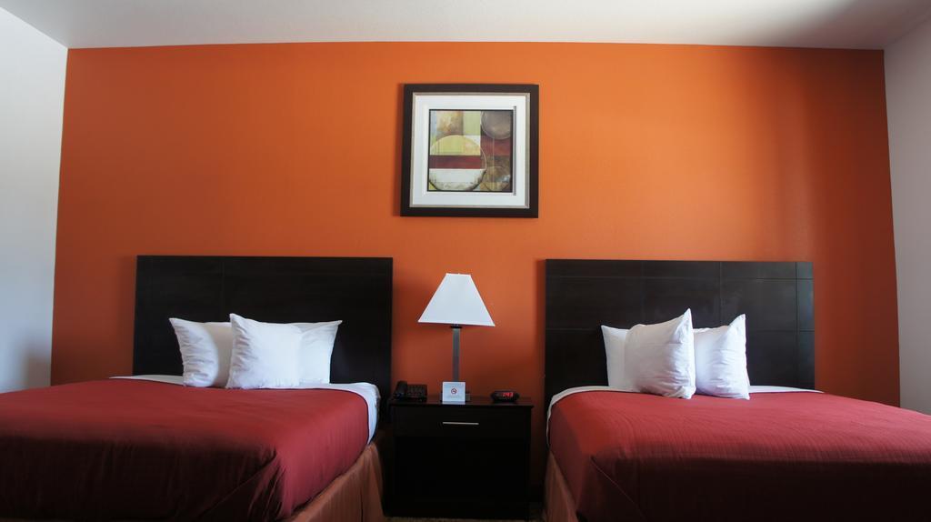 Lux Inn And Suites Three Rivers Экстерьер фото
