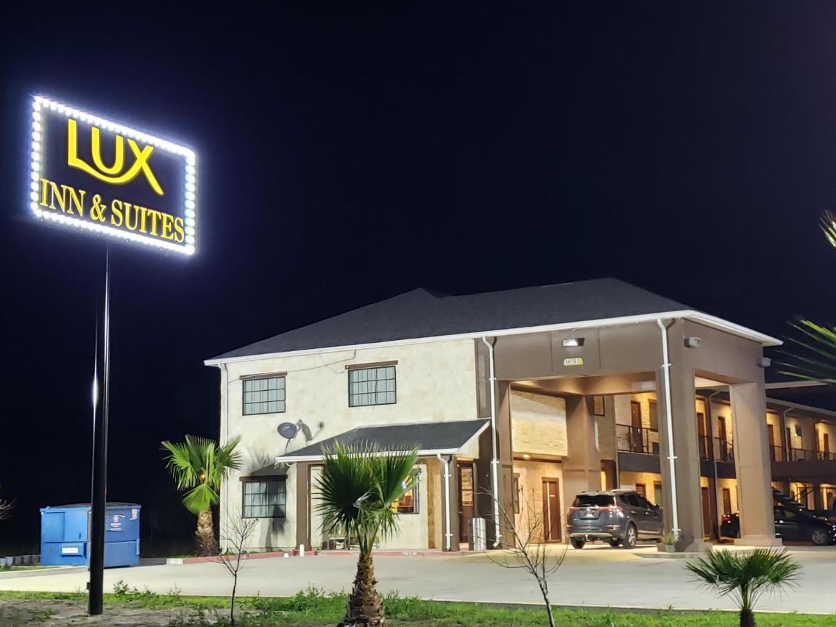 Lux Inn And Suites Three Rivers Экстерьер фото